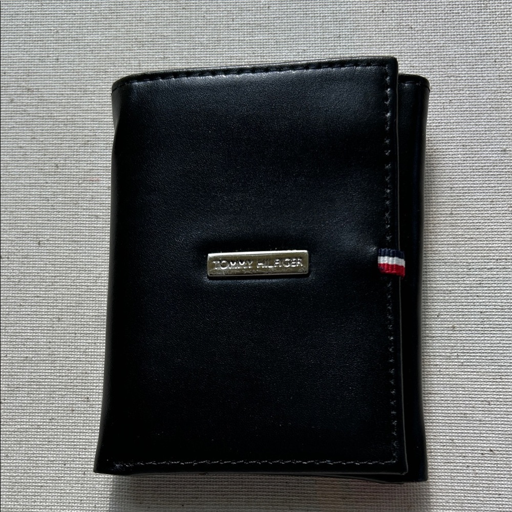 Tommy Hilfiger Black Leather Wallet Card Holder NWOT